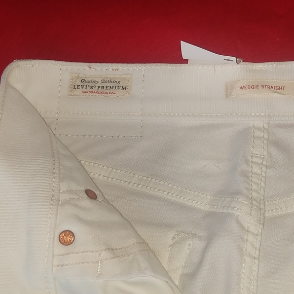 Corduroy, NWT Levi's 27&34x26 Wedgie Straight cords - Picture 4 of 5